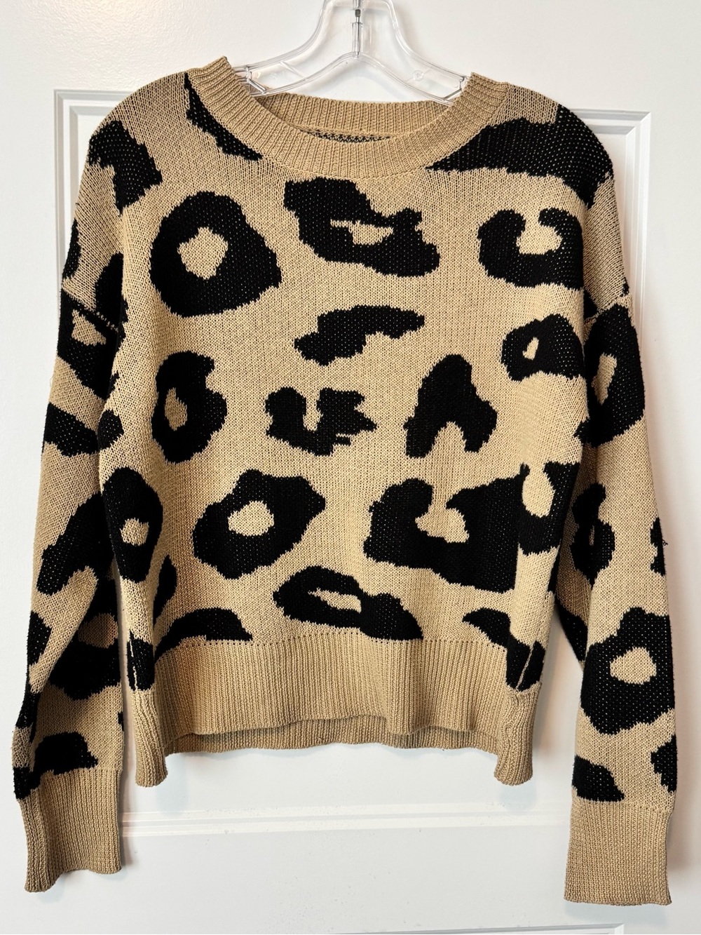 Beige & Black Leopard Print Knit Sweater Women's Size Small Cropped Pullover - Picture 1 of 4